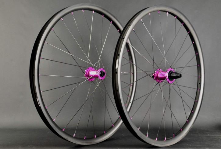 Laufradsatz 27,5" Carbon Clincher MTrail Industry Nine Hydra Pink CX-Ray 1415g